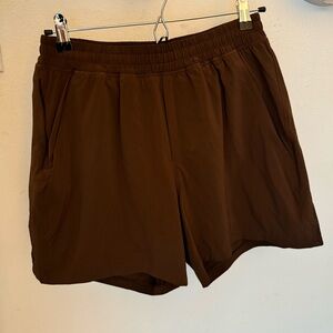 lululemon 5” pace breakers lined - small